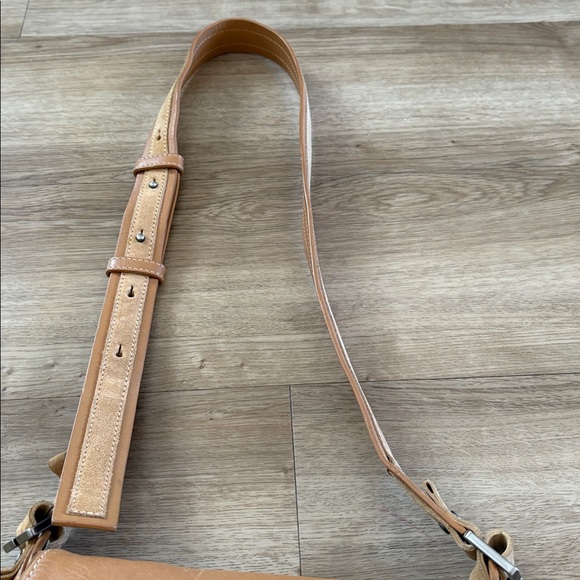 Preowned Furla crossbody - Picture 4 of 8